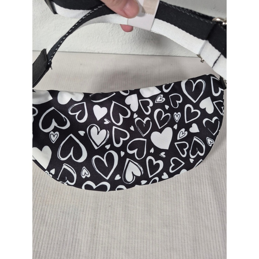 Brighton Endless Love Belt Bag Tom Clancy Heart Print Black White D30283 NEW - Picture 9 of 12